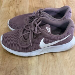 Nike Women's Mauve and White Sneakers
